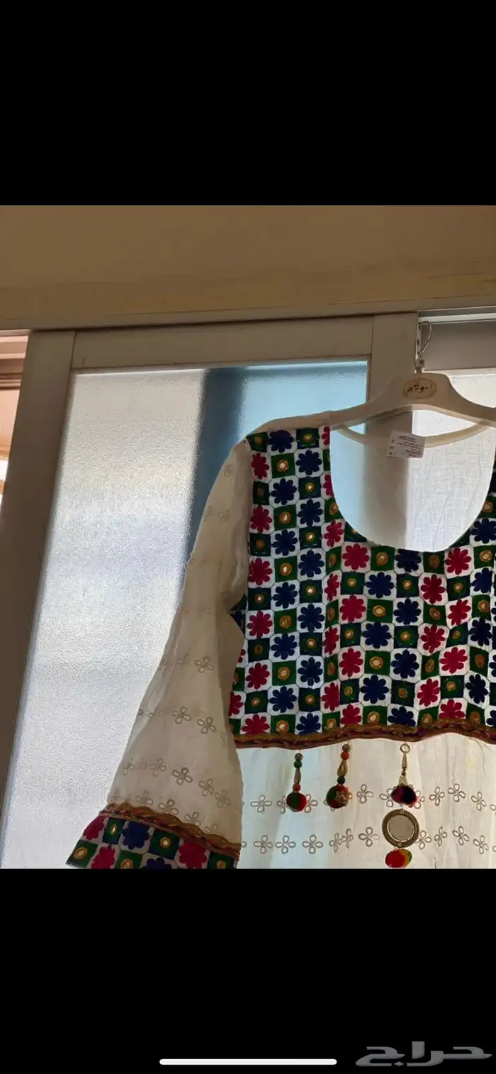 فساتين وجزم بأسعار مناسبه 51