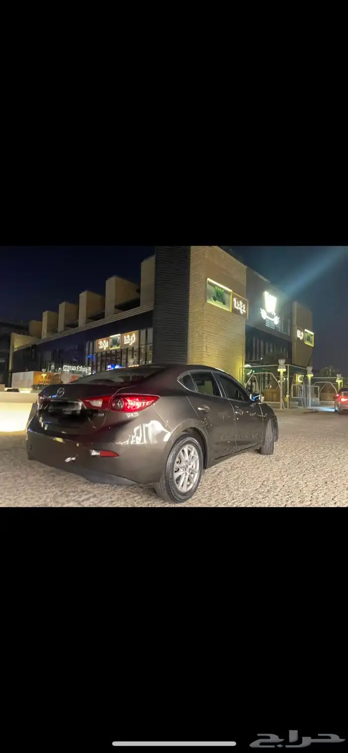 سيارة مازدا موديل 2016 على الشرط 8