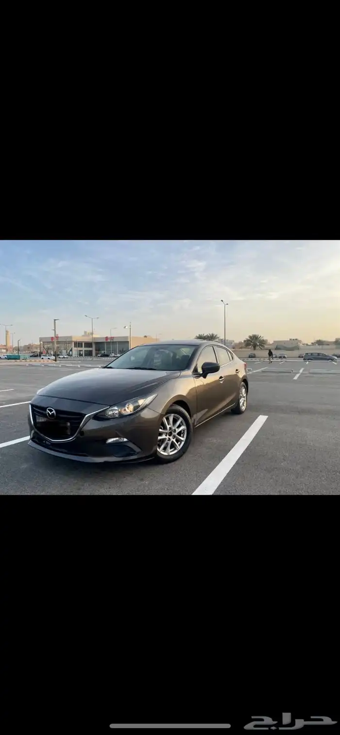 سيارة مازدا موديل 2016 على الشرط 12