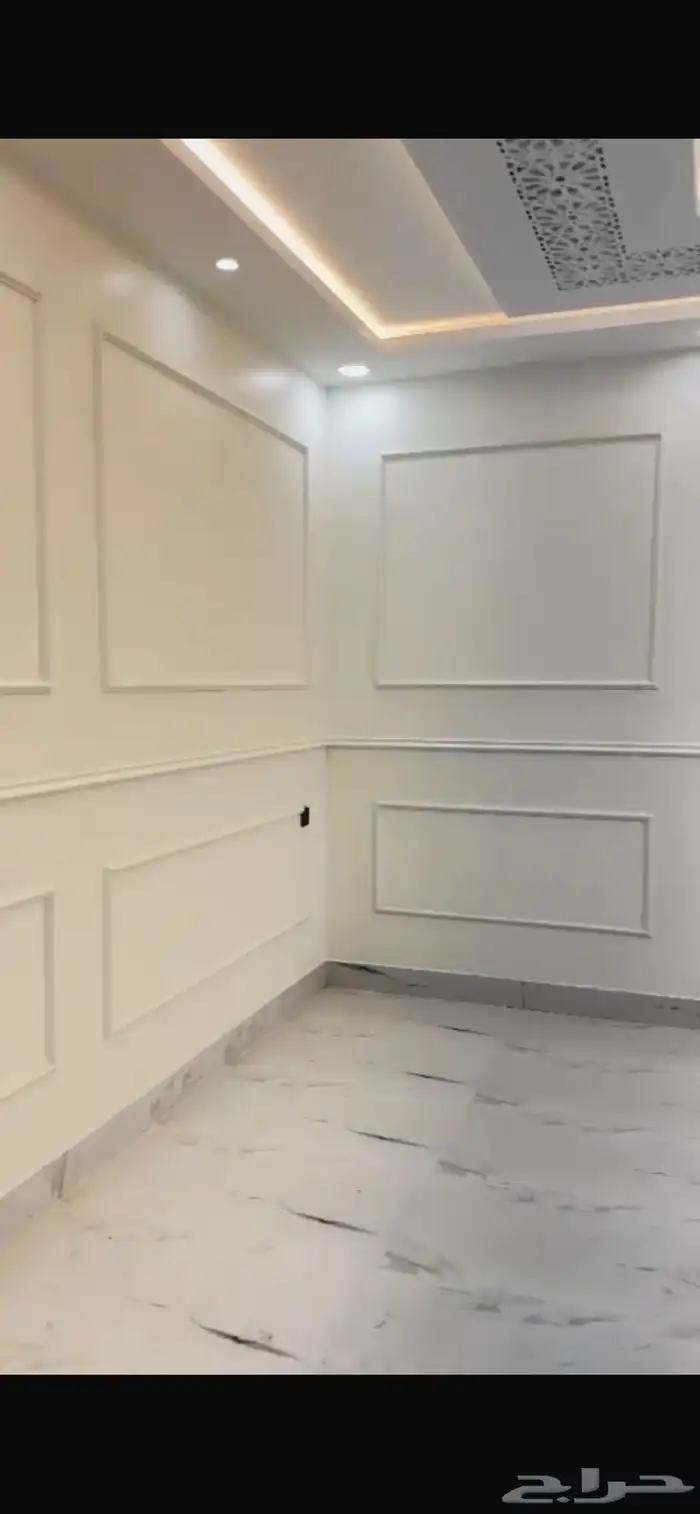 فيلا بدروم دورين وملحق في حي الياقوت ابها طريق مرحبا 10