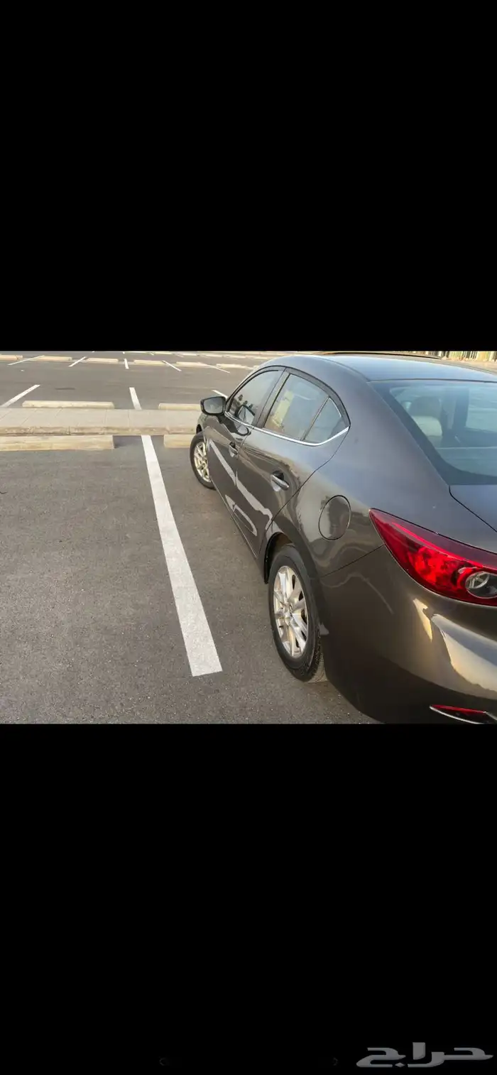 سيارة مازدا موديل 2016 على الشرط 15