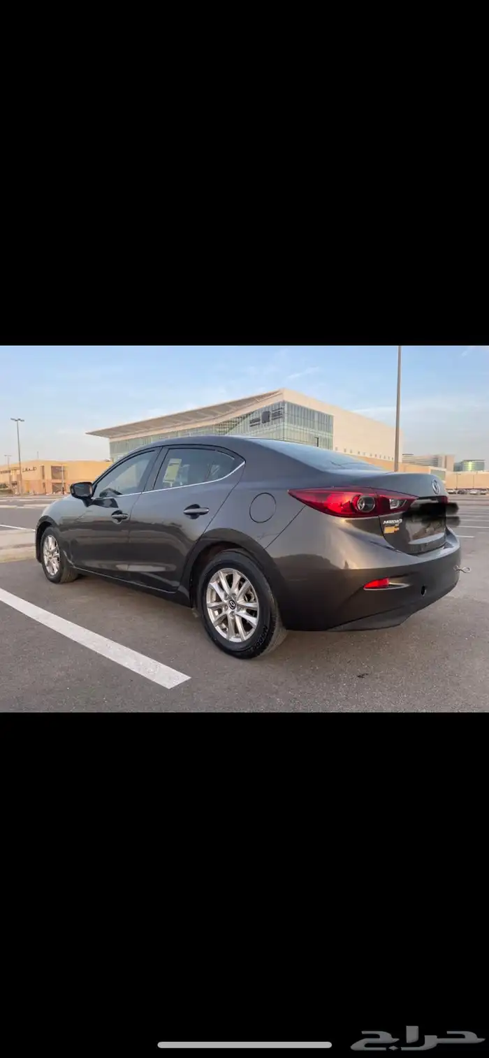 سيارة مازدا موديل 2016 على الشرط 1