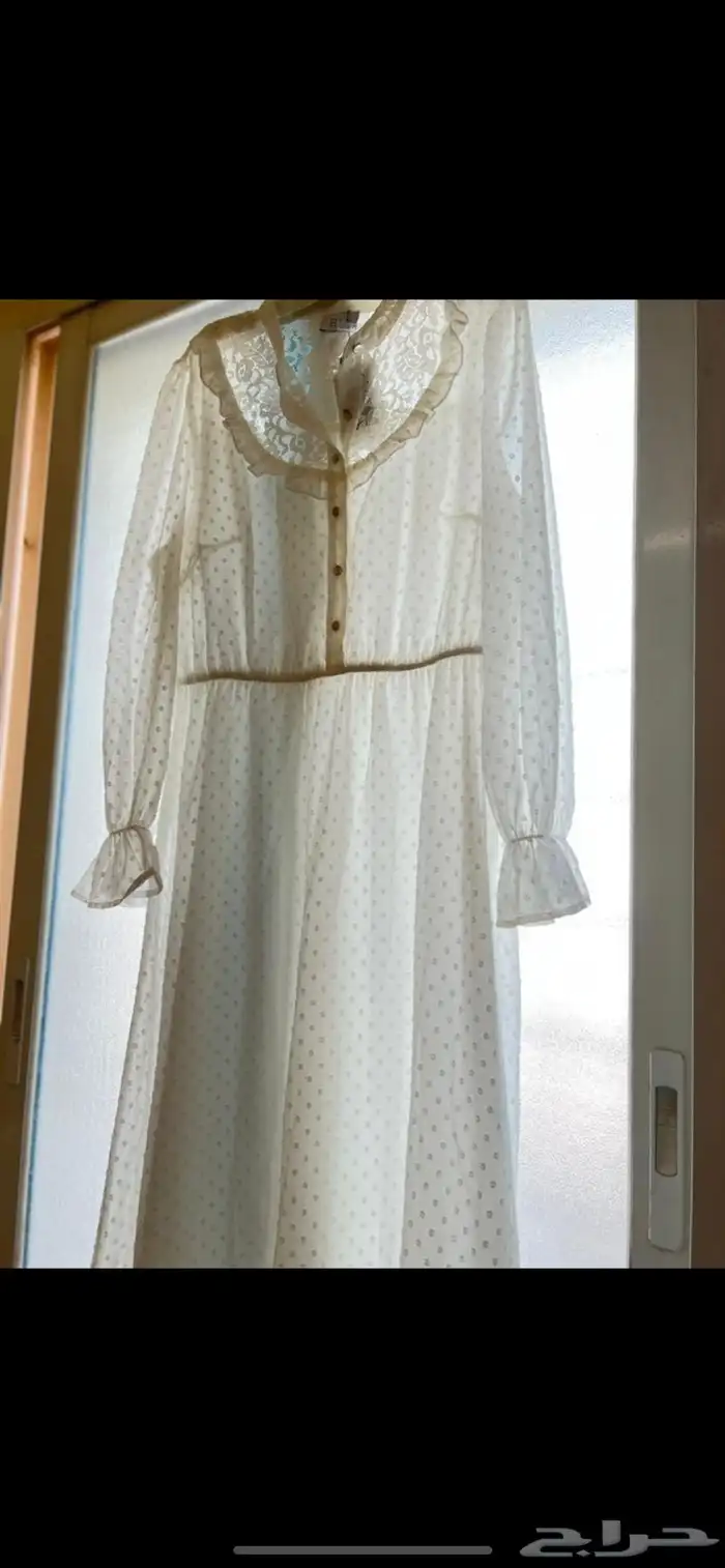 فساتين وجزم بأسعار مناسبه 57