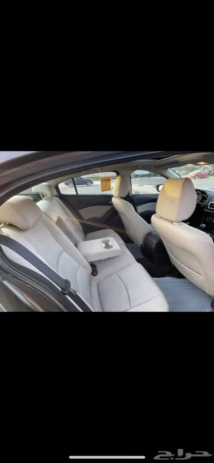 سيارة مازدا موديل 2016 على الشرط 17