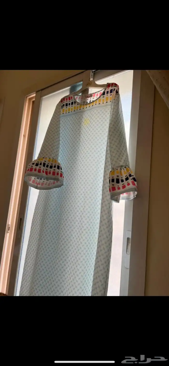 فساتين وجزم بأسعار مناسبه 49