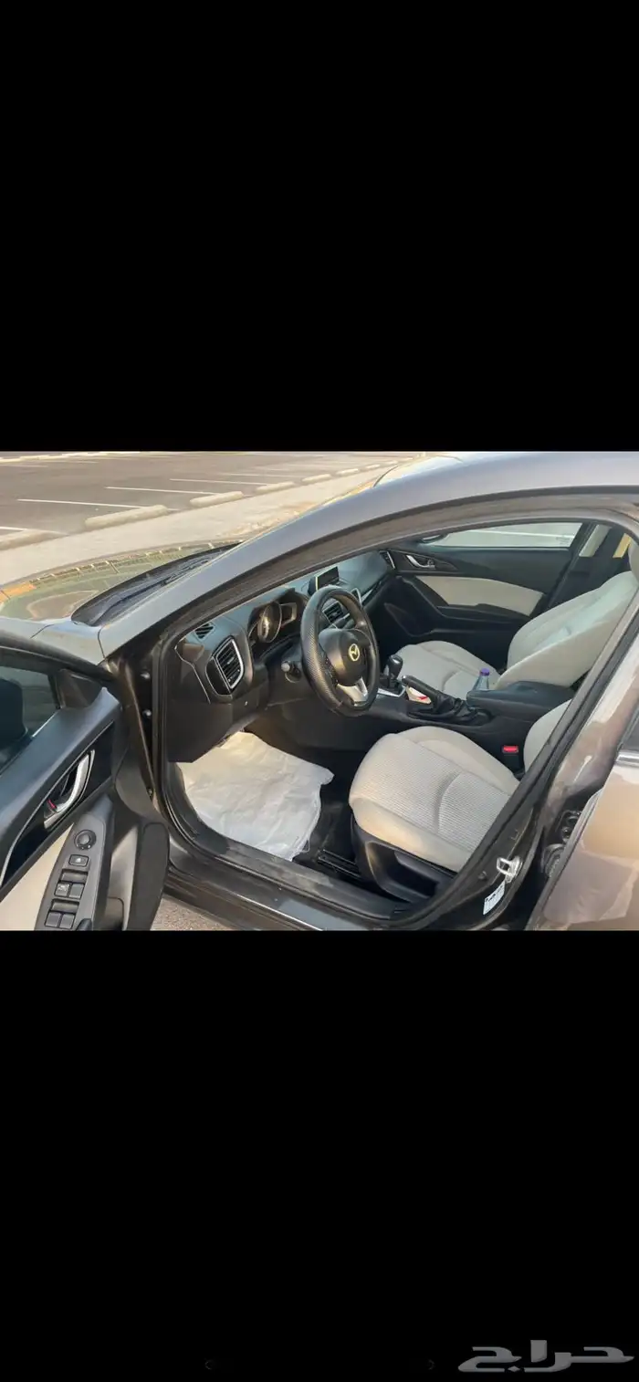 سيارة مازدا موديل 2016 على الشرط 10