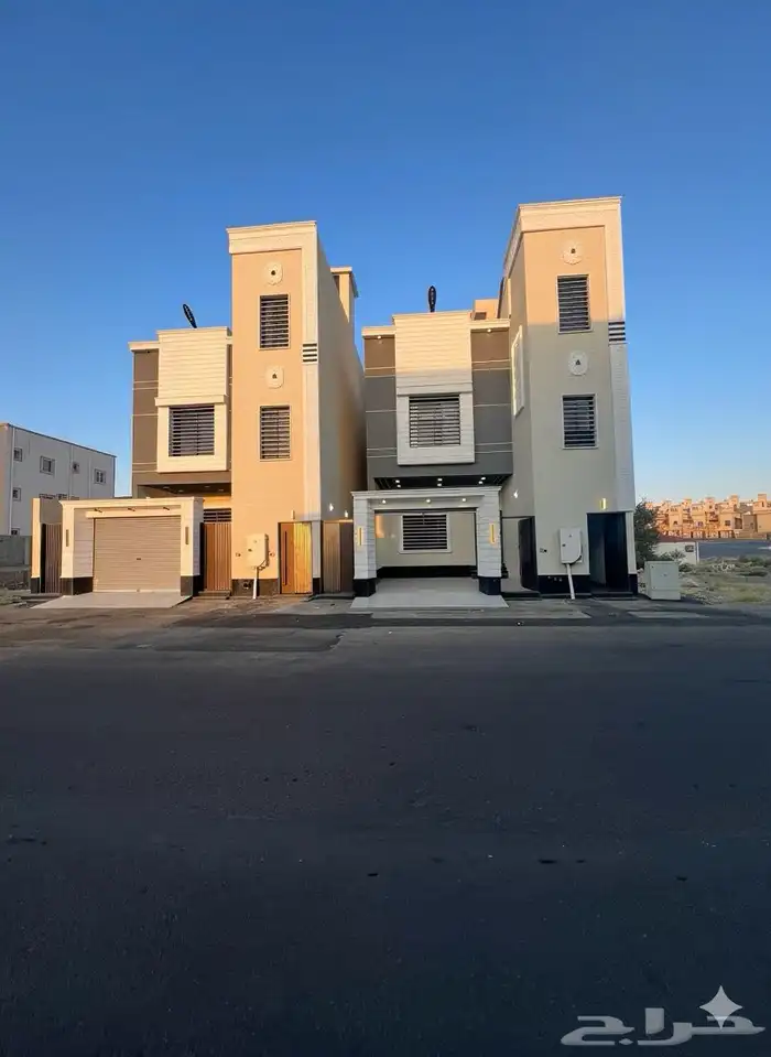 للبيع روف علوي فاخر حي الطلح وسط الخدمات 1