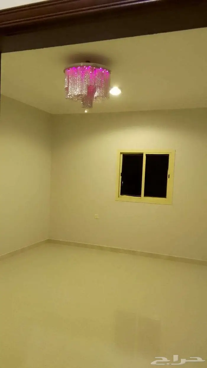 شقة عزاب للايجار في عماره للموظفين حي العارض 21