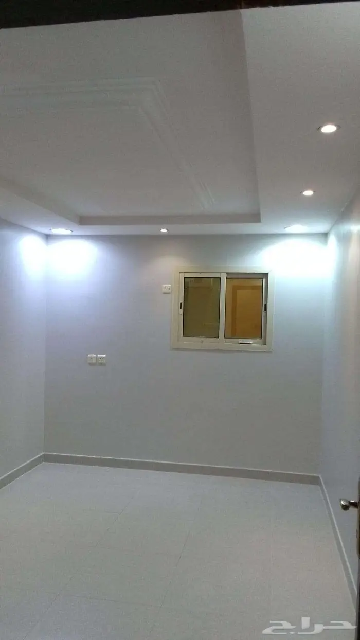 شقة عزاب للايجار في عماره للموظفين حي العارض 13