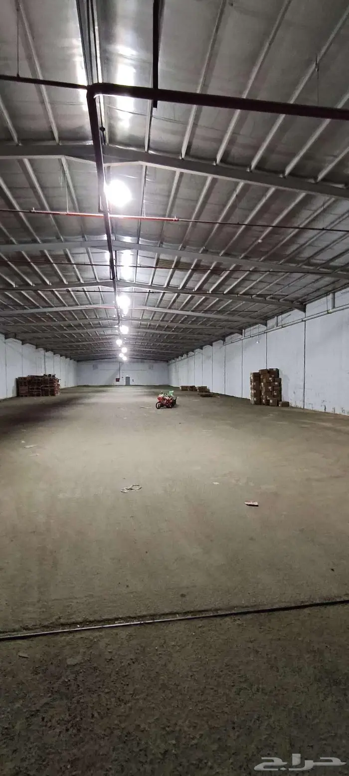 للبيع مستودع مؤجر شمال بريدة فيه سكن عمال ومكاتب 5000م 2