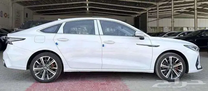 شيري اريزو 8 لاكجري 1.6 موديل 2025 6