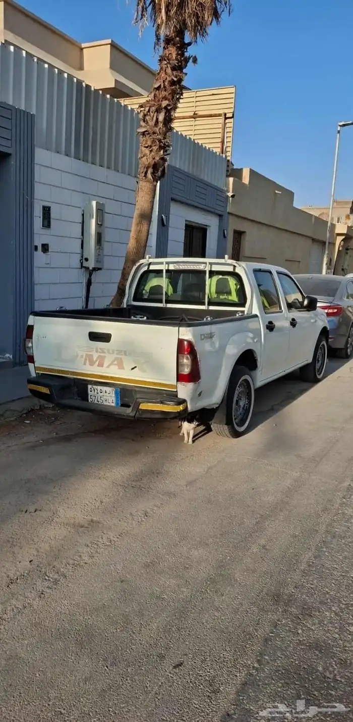 ايسوزو غمارتين موديل 2012 ديزل مكيفة ممشى 450 الف كيلو 4