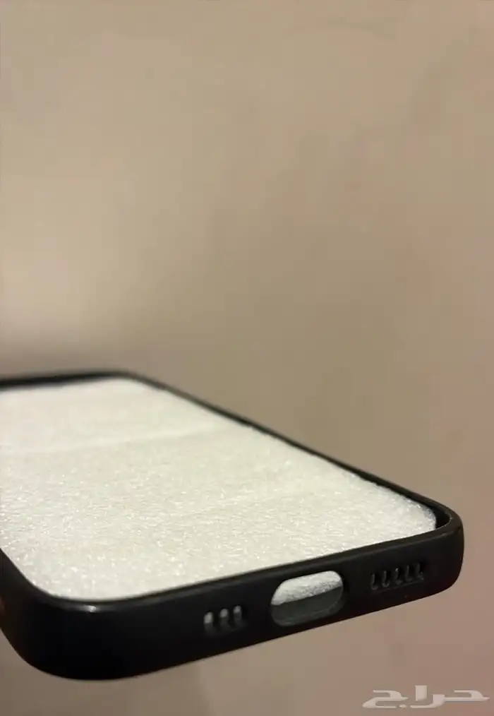كفر آيفون 12 العادي مستعمل. 5