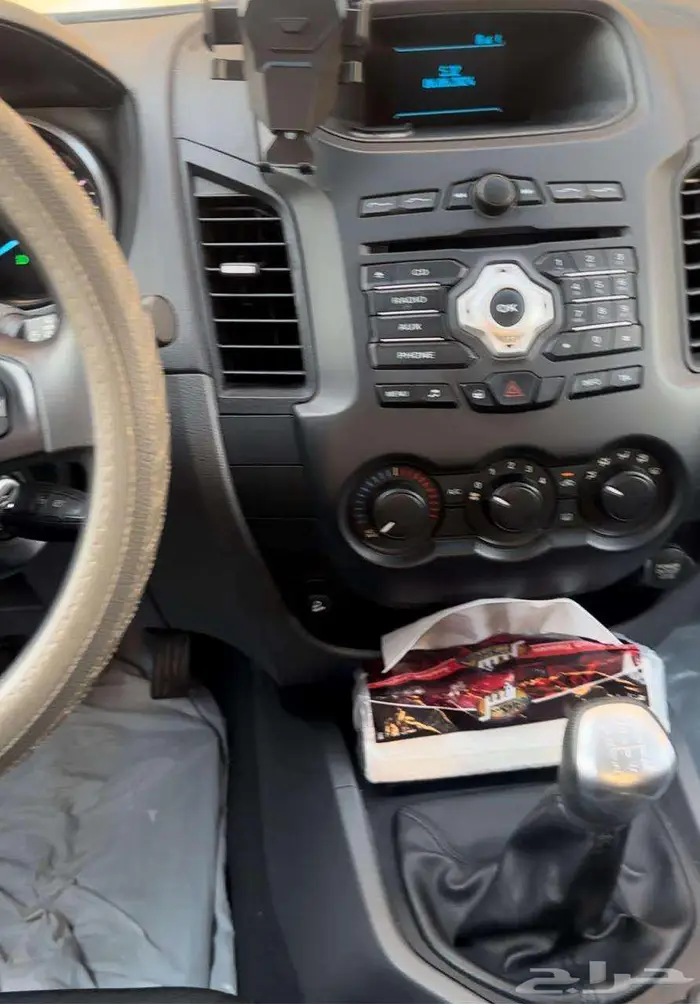 للبيع فورد رينجر دبل قير عادي مخزن ماشي 70 الف 0