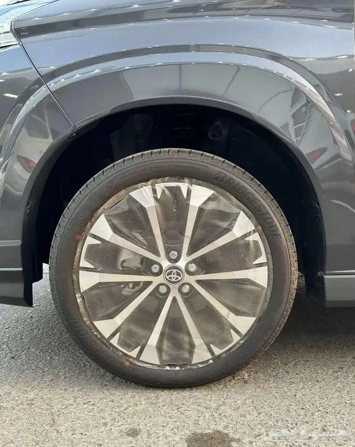 تويوتا فيلوز GLX بنزين 2025 14