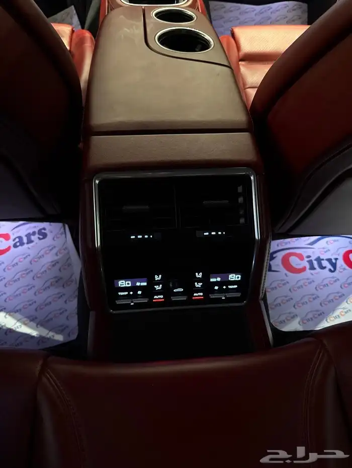 النوع بورش باناميرا 2020  الموديل العداد  52000k 10