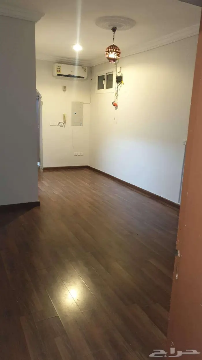 شقة روف 3 غرف وصالة للإيجار   جدة حي النسيم واتس فقط 5