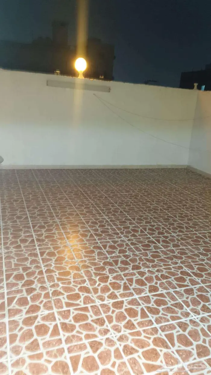 شقة روف 3 غرف وصالة للإيجار   جدة حي النسيم واتس فقط 6