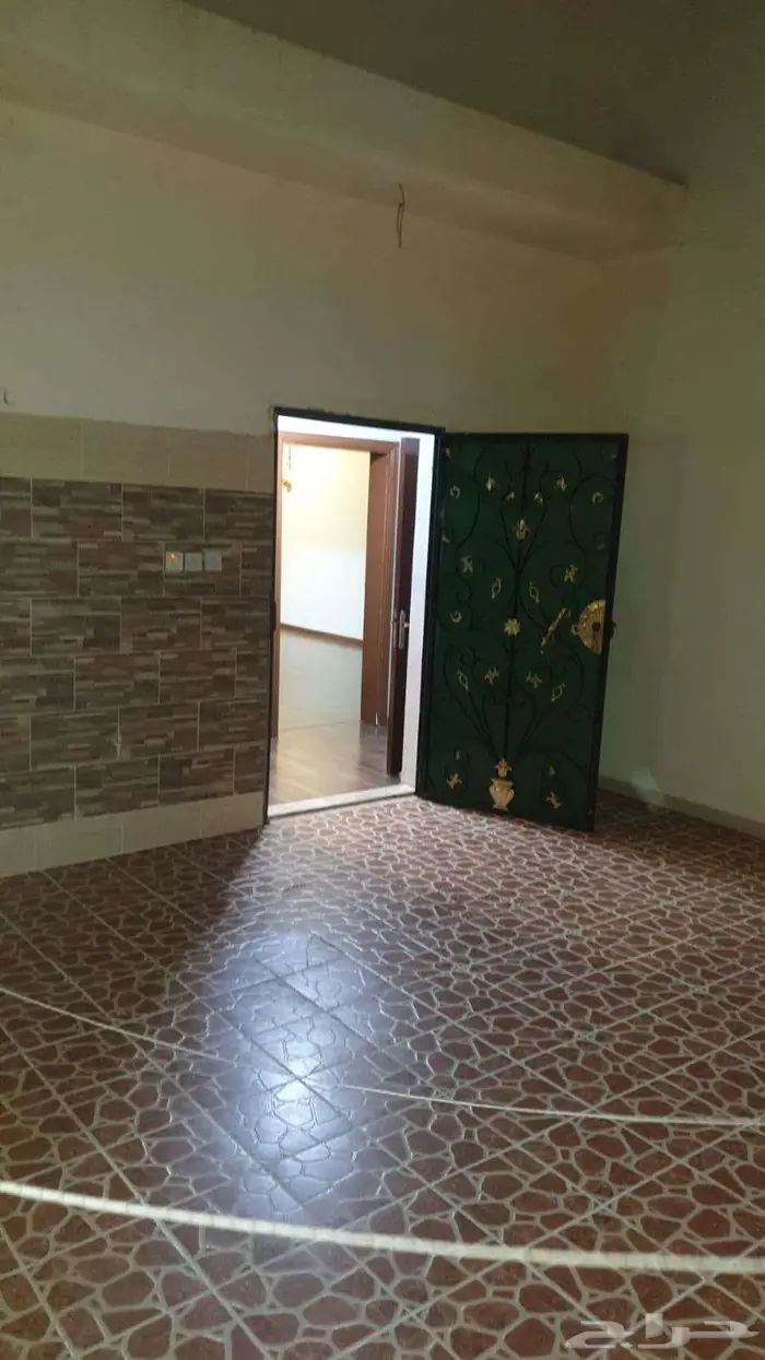 شقة روف 3 غرف وصالة للإيجار   جدة حي النسيم واتس فقط 7