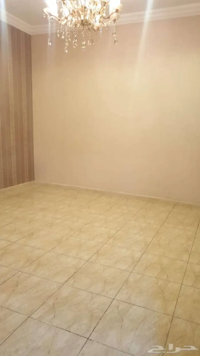 شقة روف 3 غرف وصالة للإيجار   جدة حي النسيم واتس فقط 8