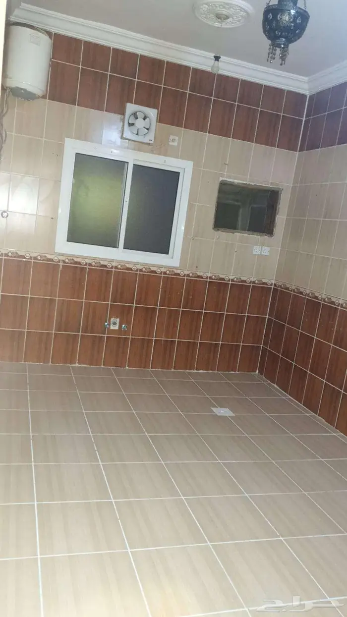 شقة روف 3 غرف وصالة للإيجار   جدة حي النسيم واتس فقط 11