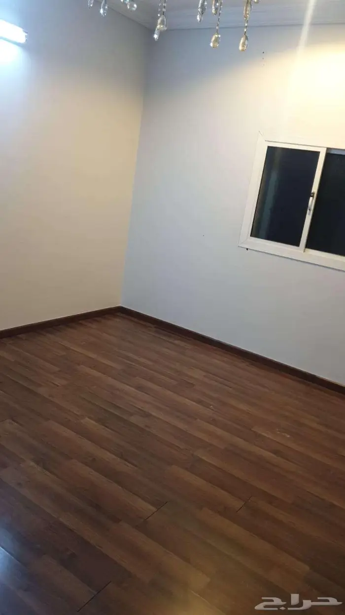 شقة روف 3 غرف وصالة للإيجار   جدة حي النسيم واتس فقط 14