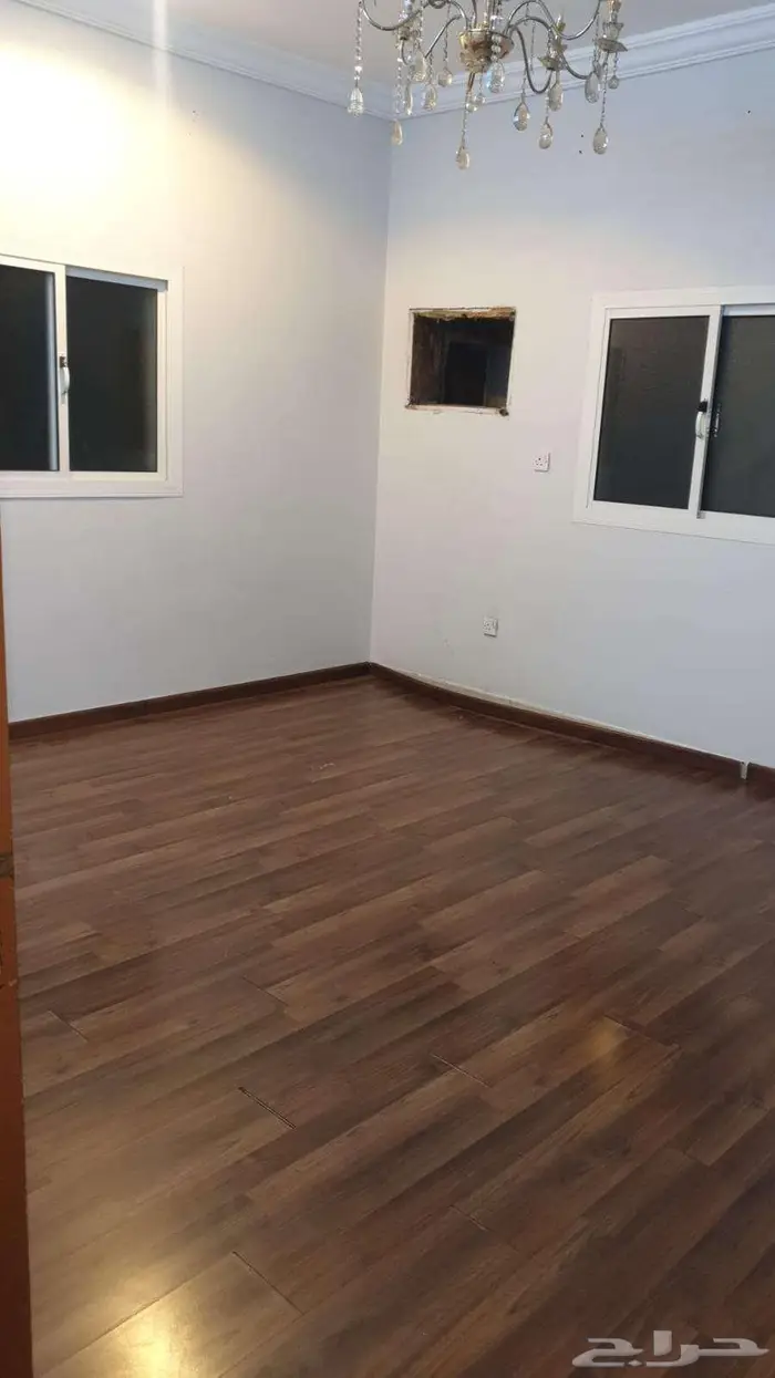 شقة روف 3 غرف وصالة للإيجار   جدة حي النسيم واتس فقط 15