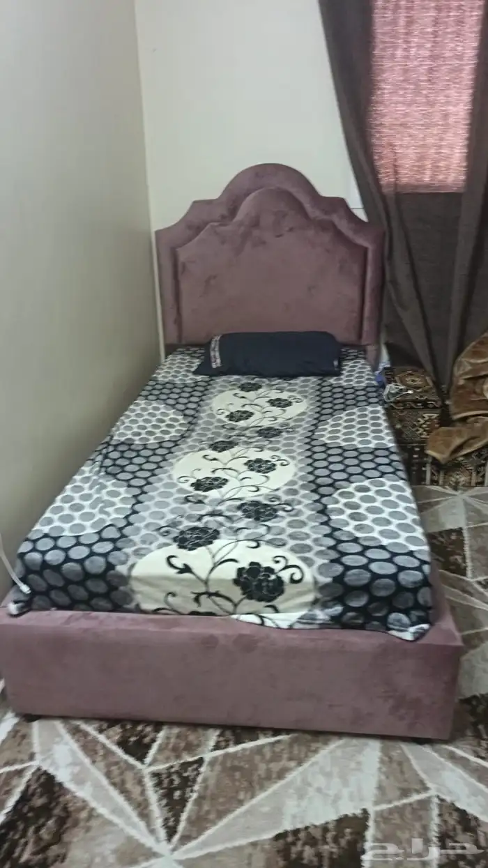 سرير نفر ونص 200 ريال شبه جديد 1