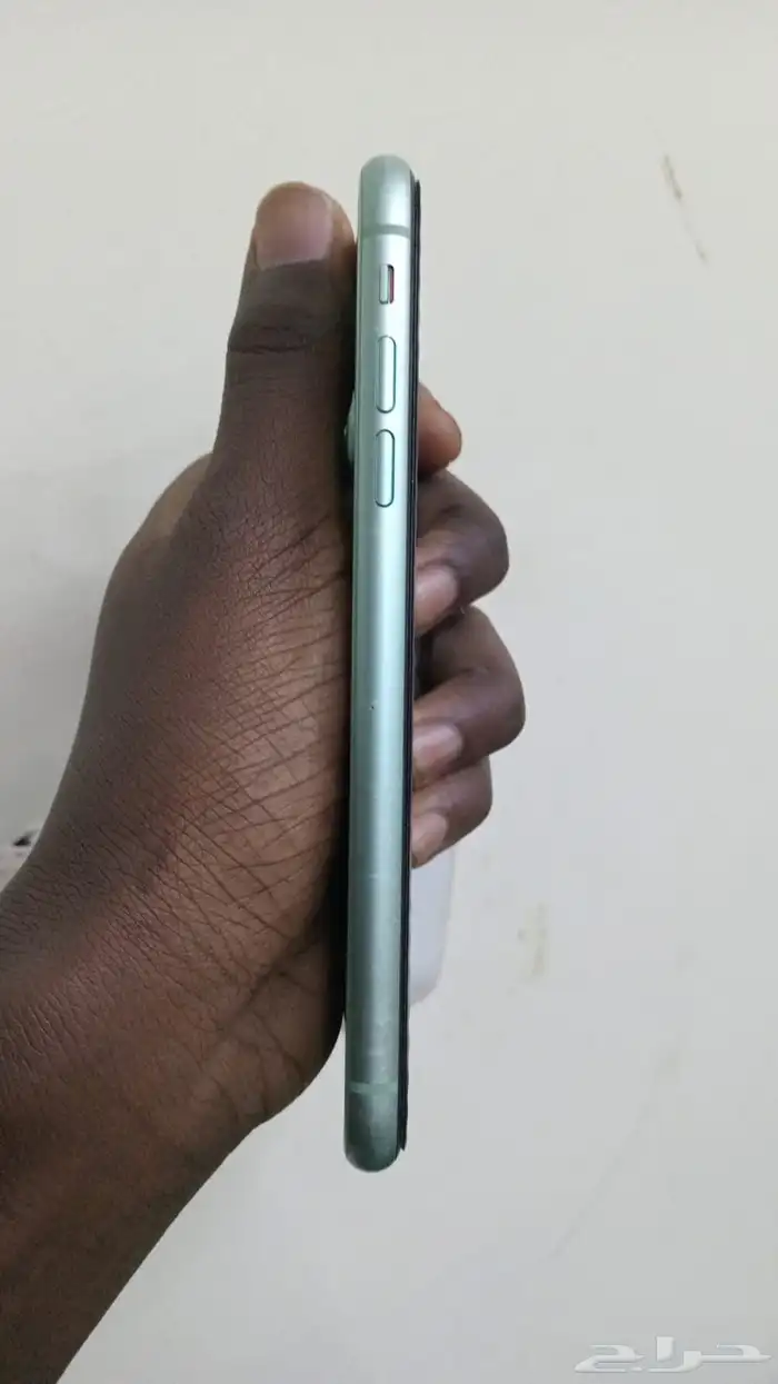 ايفون 11 عادي للبيع 4