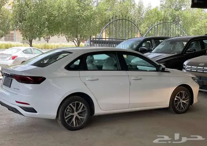 جيلي امجراند ستاندر موديل 2025 13