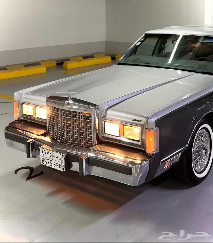 لنكولن تاون كار 1986 مخزن وكالة( مواصفات خاصة ) للبيع .إيجار 13