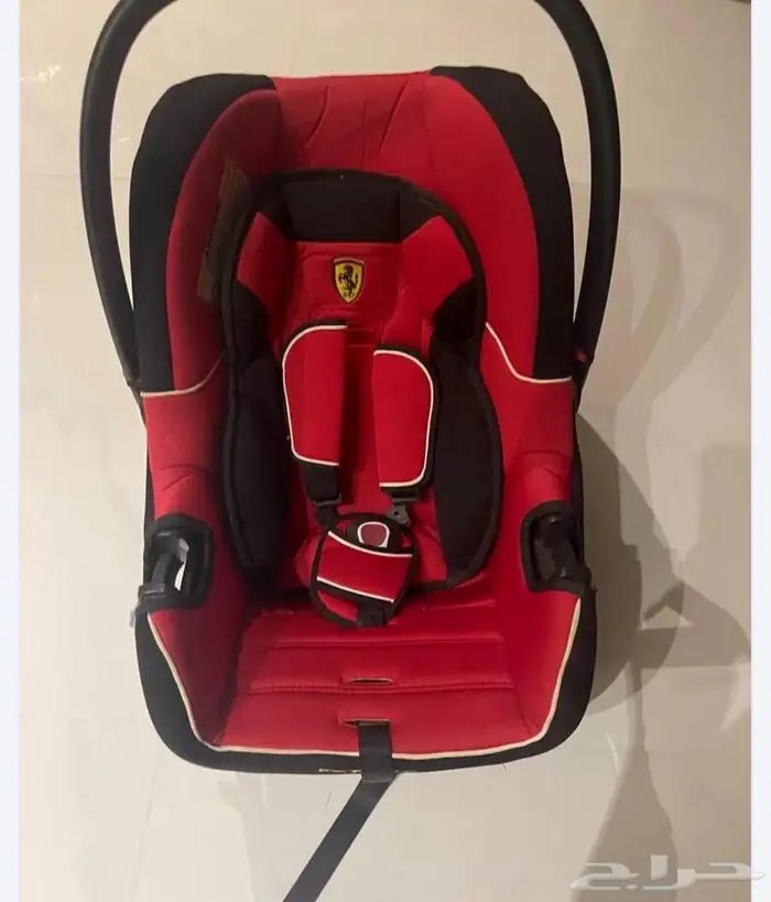 كرسي سيارة أطفال بحالة ممتازة أخو الجديد 0