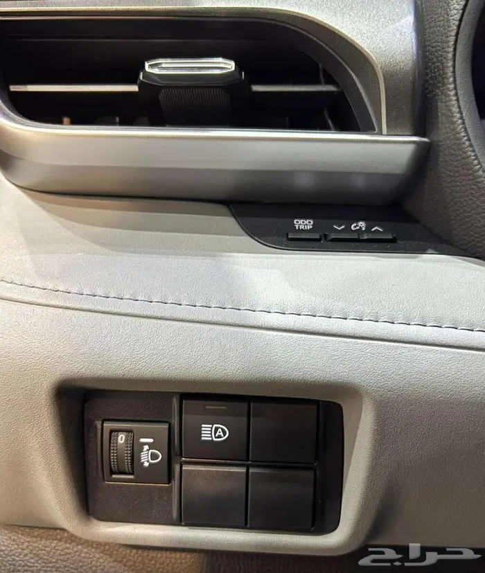 تويوتا هايلاندر LE ستاندر بدون دبل 2025 14