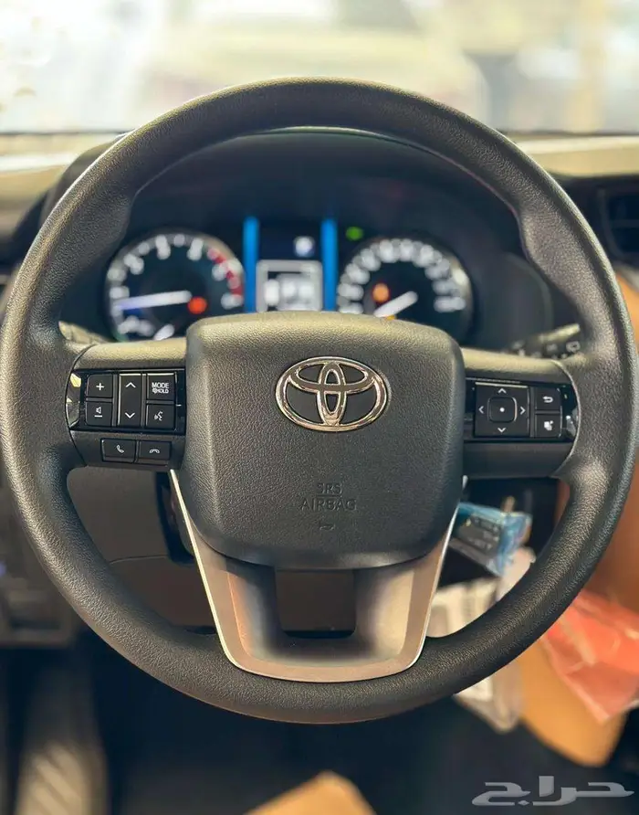تويوتا فورتشنر بنزين 2025 3