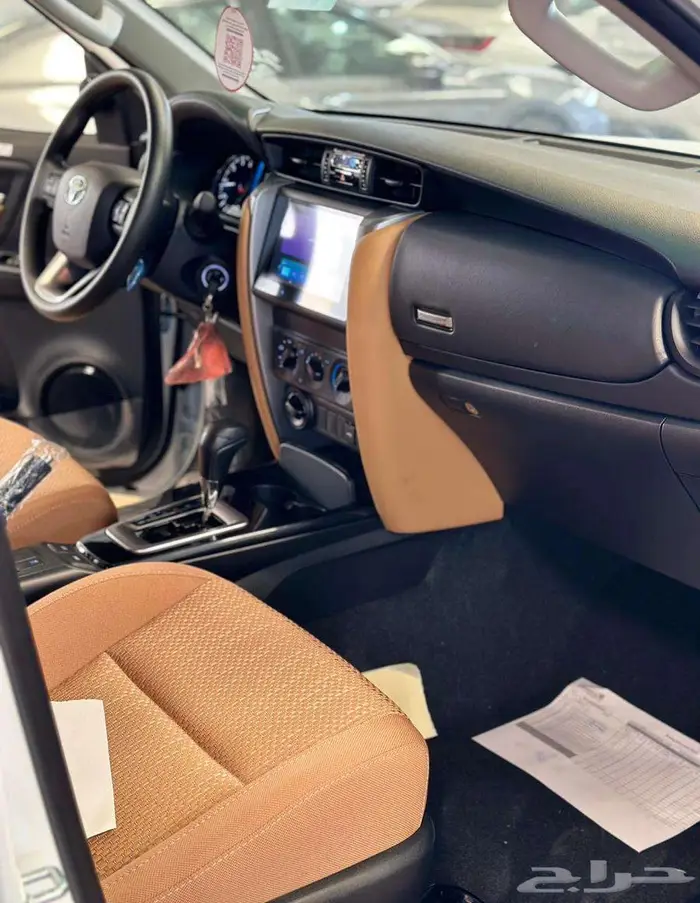 تويوتا فورتشنر بنزين 2025 5