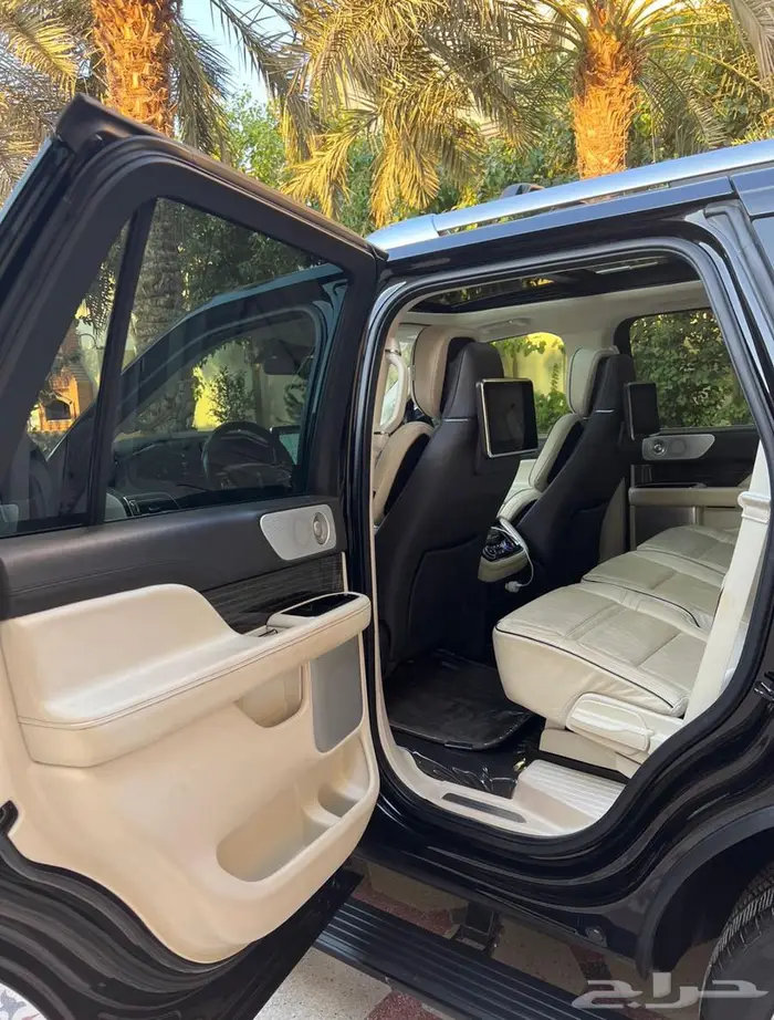 لينكون اعلى فئة من نوعها بريزيدنشال بايلوت 8