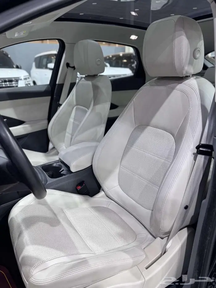 جاكوار E- pace موديل 2020 5