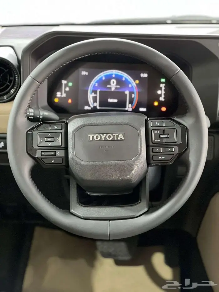 تويوتا برادو TXL2 بنزين 2025 6