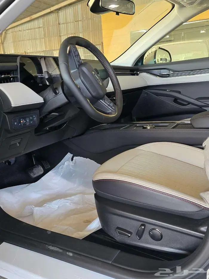 فورد تورس ترند خليجي 2026 متوفر لدى الحسن 9