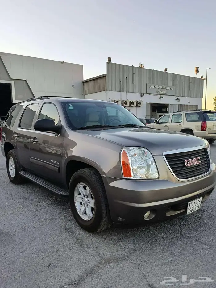 جي ام سي يوكن 2012 2