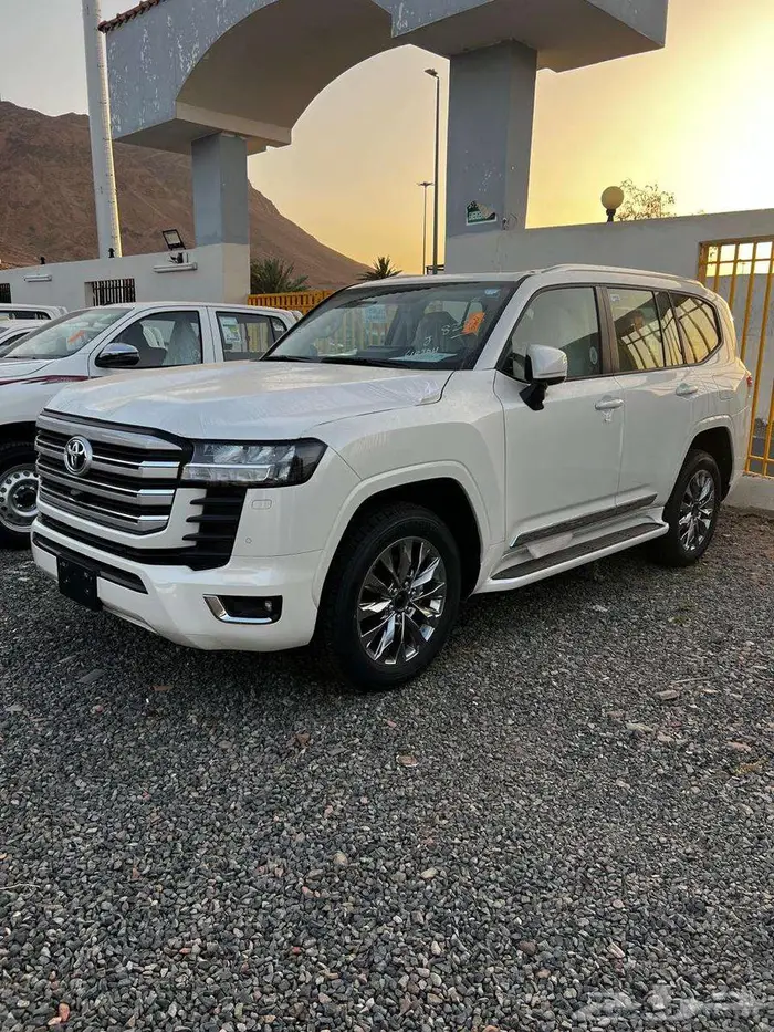 تويوتا لاندكروزر GXR-4 ديزل 2025 كاش و عروض التموييل 0