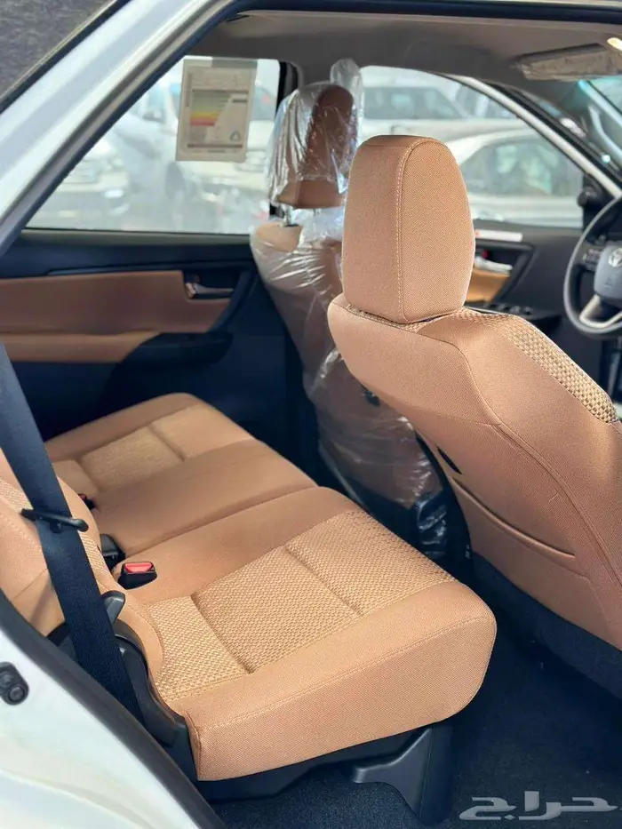 تويوتا فورتشنر بنزين 2025 6