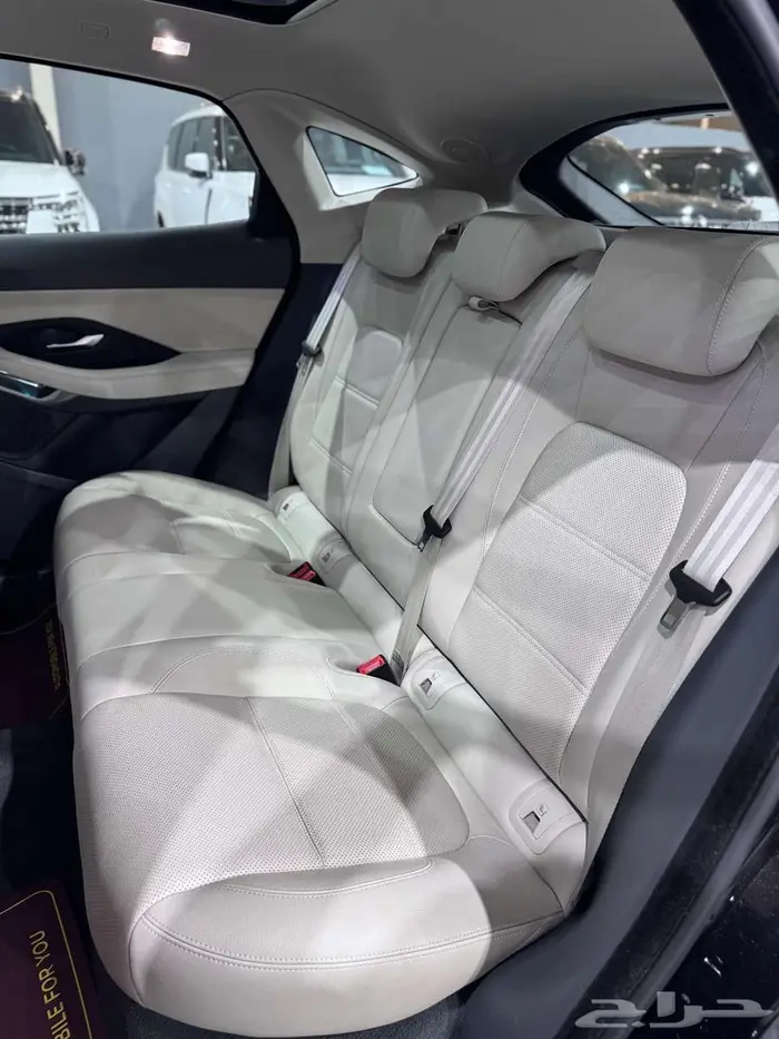 جاكوار E- pace موديل 2020 6
