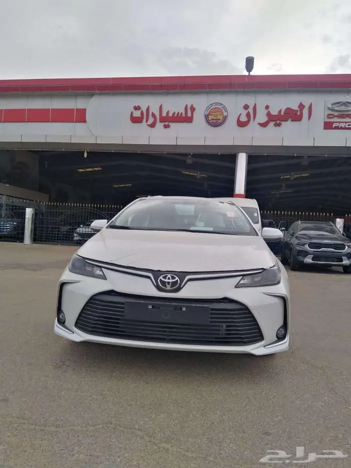 كرولا ستاندر 2.0 طيس 2025 ( ابيض - فضي ) 3