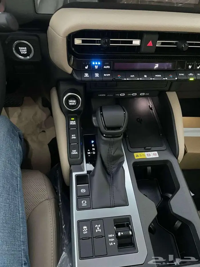 تويوتا برادو TXL3 بنزين 2025 - اسود 10