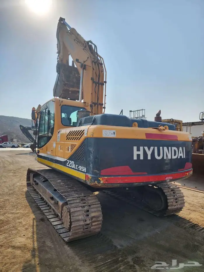 بوكلين هونداى 9-220 موديل 2014 معرض رواد 3