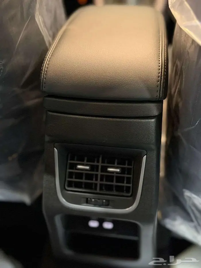 اوربان فل ابيض سقف اسود بنزين 2026 11