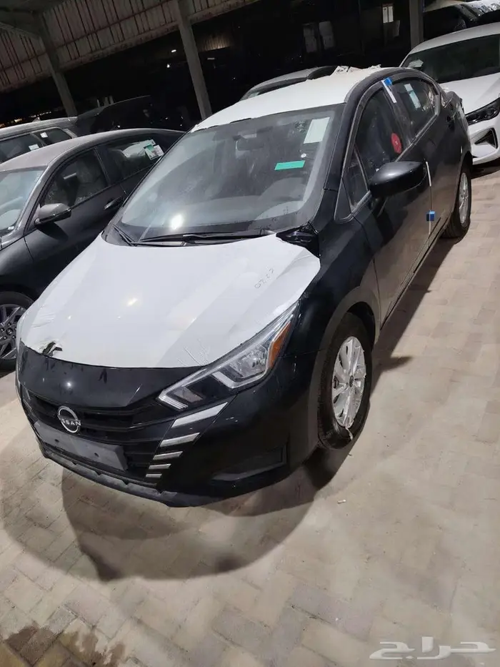 نيسان صني الشكل الجديد 2024 فضي ورمادي وأسود 2