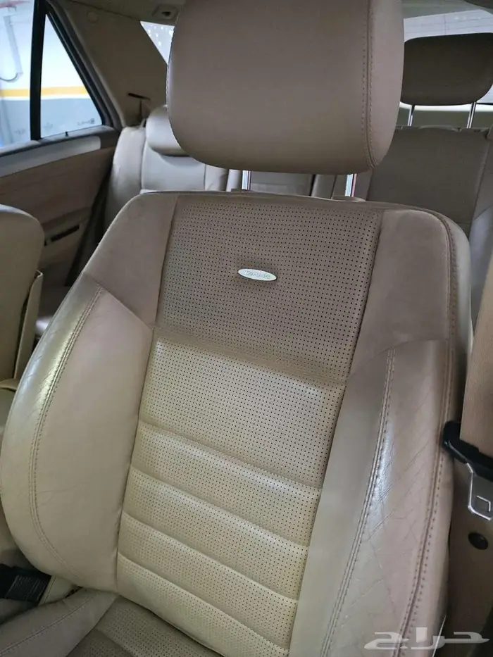 مرسيدس جيب رياضي جفالي ML63 AMG 2006 23