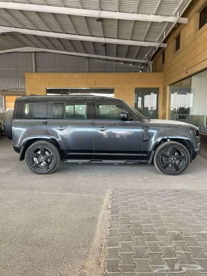 لاند روفر ديفندر HSE V6 XDynamic سعودي 2025 متوفر لدى الحسن 4